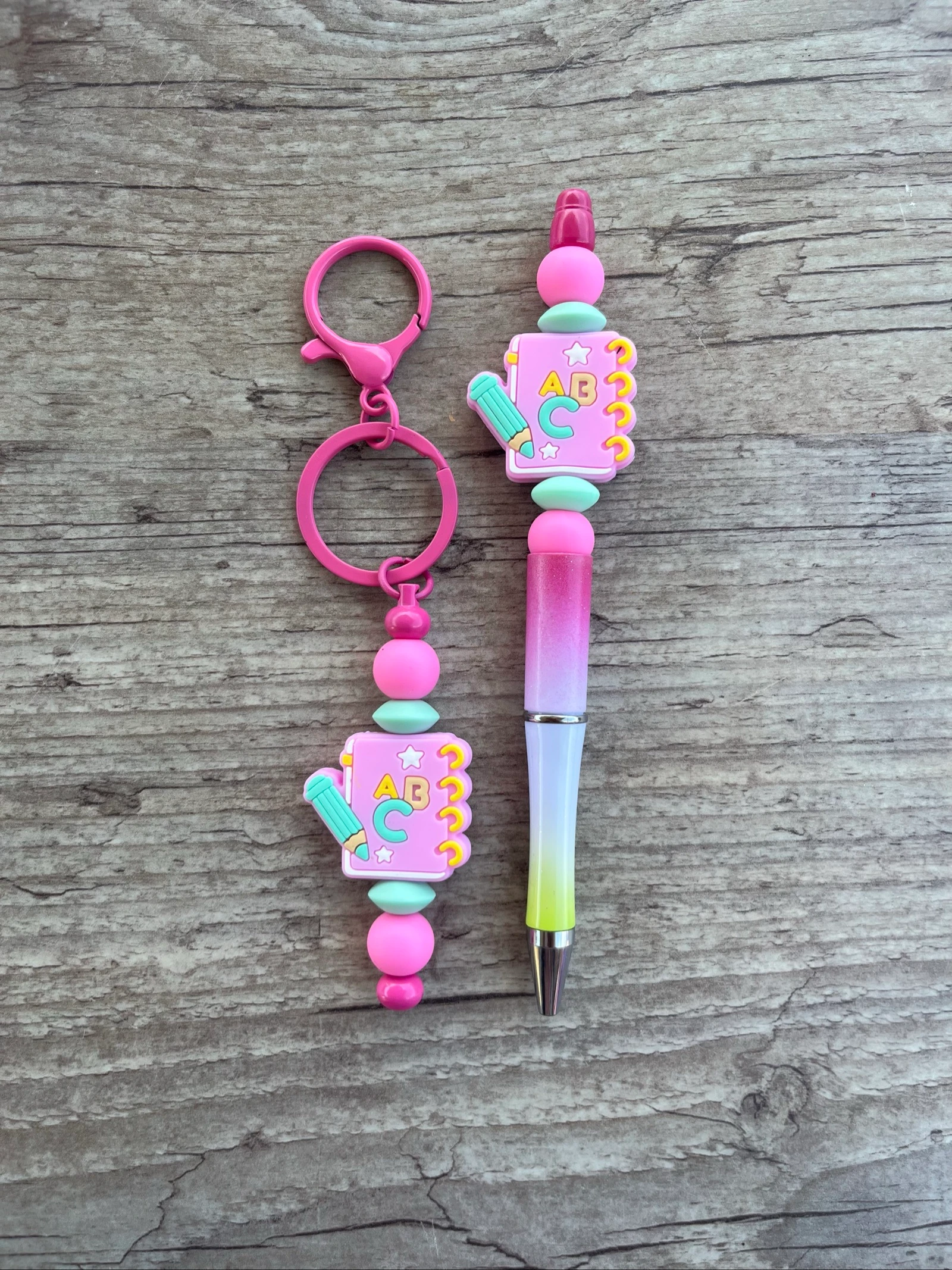Stylo et porte clé 